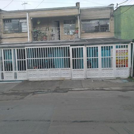Habitacion Con Bano Privado Cerca Al Aeropuerto Bogotá Exteriér fotografie